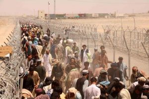 قلق دولي إزاء الأزمة الإنسانية المفجعة التي تشهدها أفغانستان، وبداية موجات نزوح داخل البلد وإلي البلدان المجاورة مع استمرار القتال