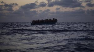 مقبرة المنسيين: 100 مهاجر غادروا ليبيا، أربعة ناجين فقط ويواجهون خطر الإعادة القسرية إلى ليبيا