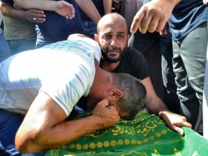 ارتفاع حصيلة ضحايا مأساة “مركب طرطوس” إلى 103 غريق … وشهادة مسجلة حول إطلاق الرصاص على القارب من الجانب السوري