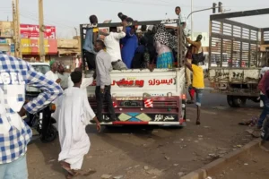 From Sudan to Egypt: Perilous Journey, Reports of Looting Money and Valuables from Those Attempting to Flee, Death of a Young Egyptian Due to Insulin Shortage