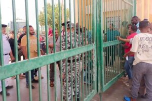 From Sudan to Egypt: Who Allows Their Crossing?